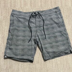 RHONE 9" Inseam Board Shorts Unlined Men’s 34 Black & Teal Trim Swim Trunks